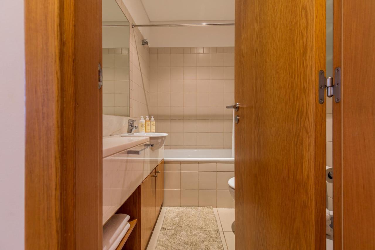 River View Apartment By Lisbon Heart ภายนอก รูปภาพ